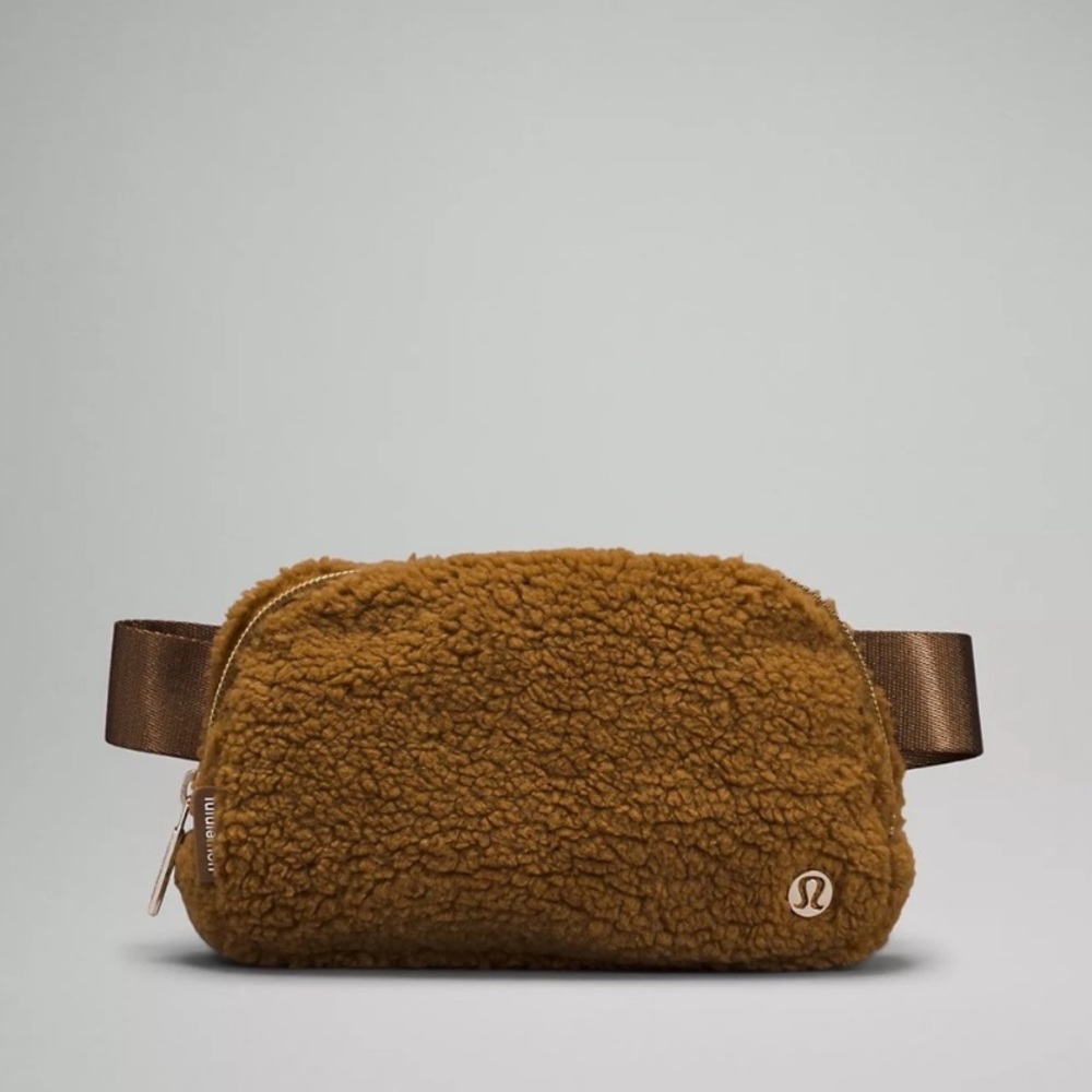 NWT Lululemon Everywhere Belt Bag 1L in Burnt Caramel Fleece - Picture 5 of 8